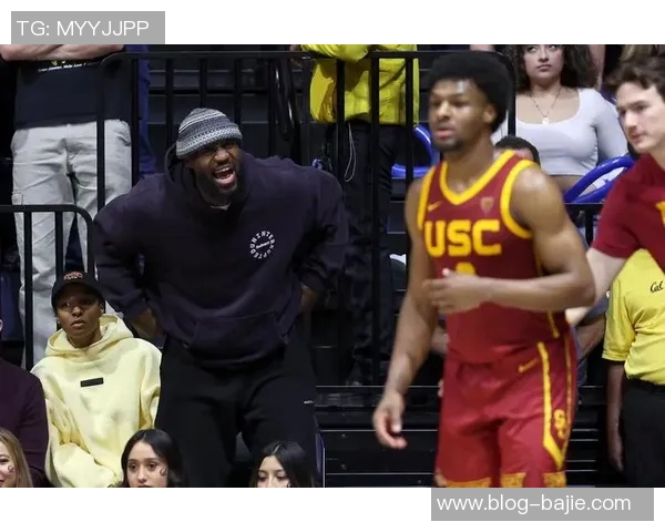 父子同台创历史詹姆斯与布朗尼在NBA赛场上携手共进 父子同台创历史詹姆斯与布朗尼在NBA赛场上携手共进